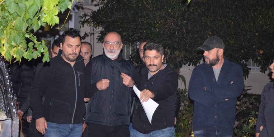 Ahmet Altan gözaltı için gelen polislere bakın ne dedi?