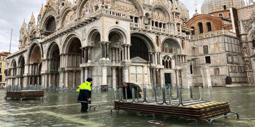 Venedik yeniden sular altında