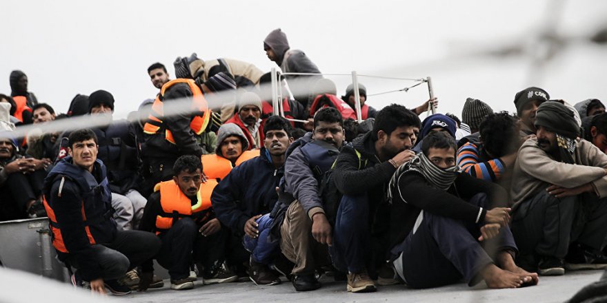 Yunanistan'dan insanlık dışı hareket... Sınırımıza zorla bıraktılar!