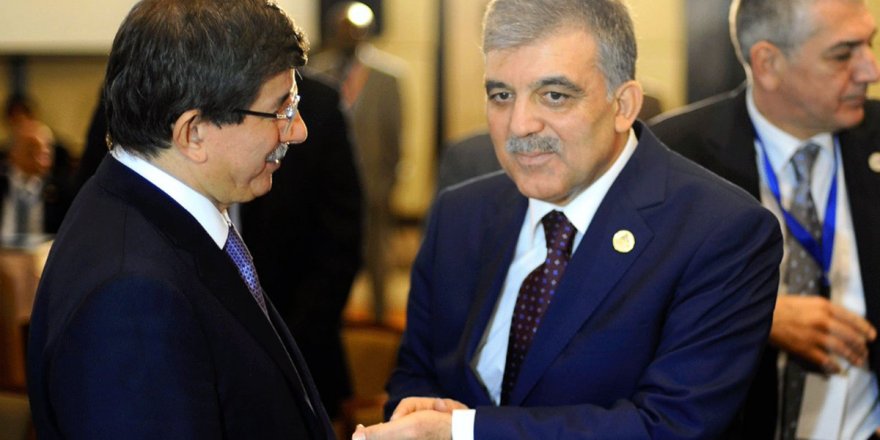 Abdullah Gül, Davutoğlu'nu arayarak tebrik etti