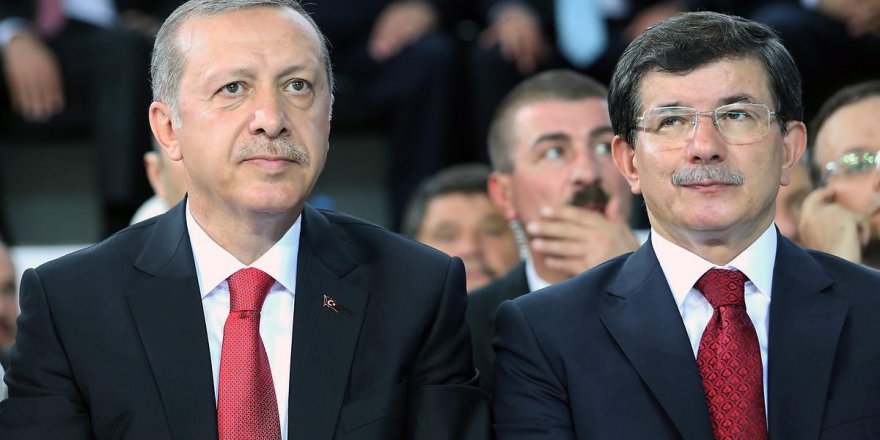 Ahmet Davutoğlu'ndan AKP'ye yönelik ilk hamle!
