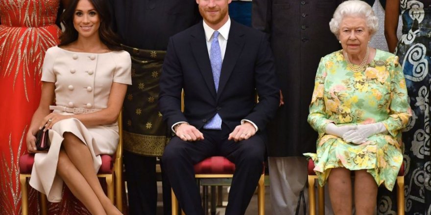 İngiltere Prensi Harry ve eşi Meghan Markle kraliyet ailesinden çekildi