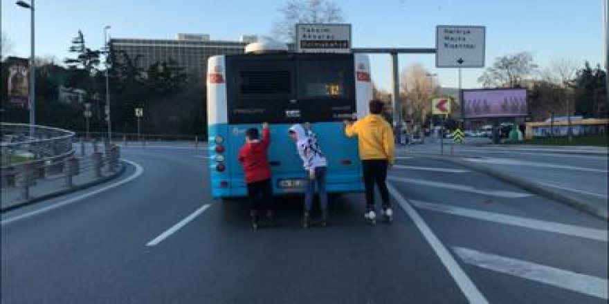 İstanbul'da patentli gençlerin tehlikeli yolculukları kamerada
