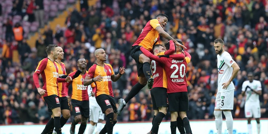 Galatasaray, Akbaba ve Falcao ile kazandı