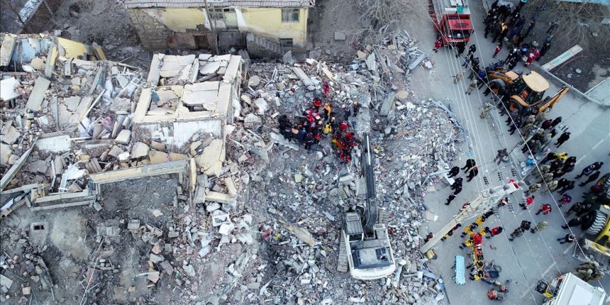 Elazığ depreminde yıkılan binalarda dere kumu kullanılmış