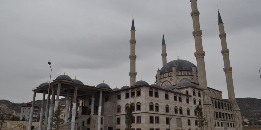 Nevşehir'de cami inşaatı için Diyanet Vakfı'na yarım milyon