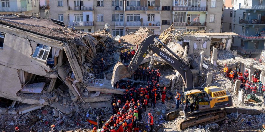 Uzmanlar uyarıyor: Deprem üfürükçüleri bilgi kirliliği yaratıyor