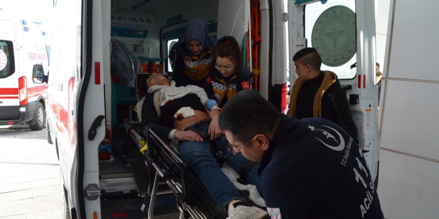 Afgan uyruklu 2 kişiden bıçaklı saldırı