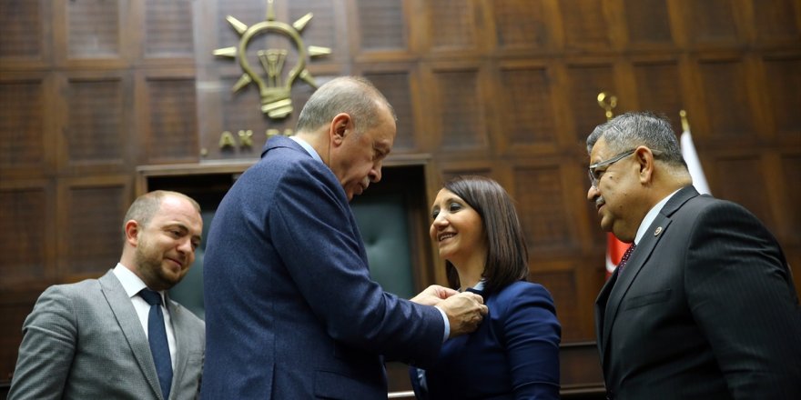 Pazaryeri Belediye Başkanı Zekiye Tekin AKP'ye katıldı
