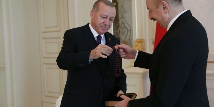 Cumhurbaşkanı Erdoğan'dan Aliyev'e hediye