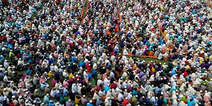 Bangladeş'te on binlerin 'korona virüs duası'