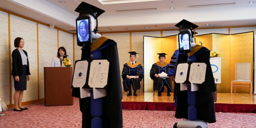 Japonya'da korona nedeniyle 'sanal' mezuniyet töreni yapıldı!
