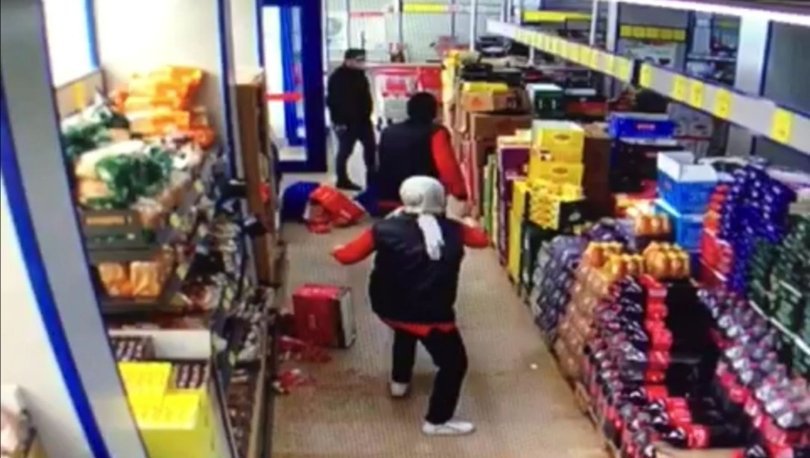 Avcılar'da maske takmadığı için kendisini uyaran market çalışanlarına saldırdı!