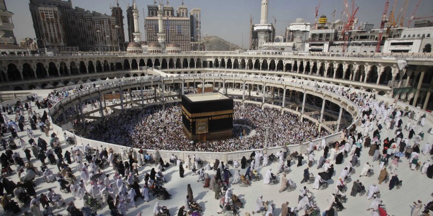 Dünyanın en kalabalık müslüman ülkesinden kritik hac kararı