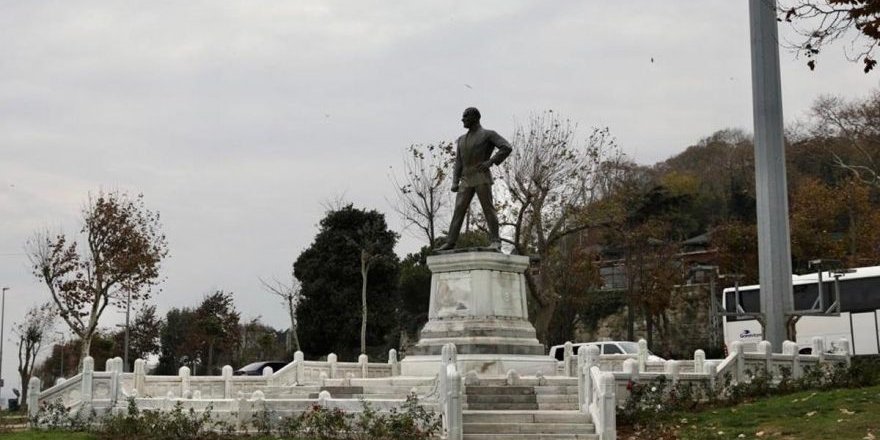Türkiye'nin ilk Atatürk heykeli için İBB'den flaş karar