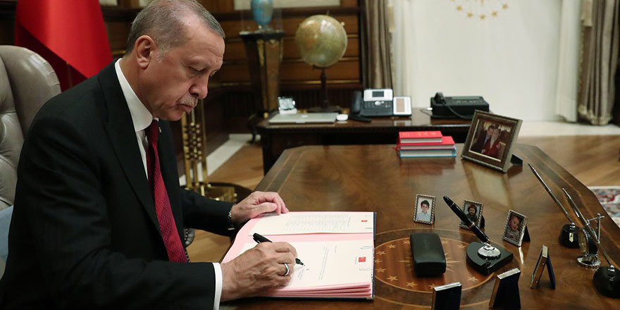 Kritik isim, Erdoğan'ın imzasıyla görevden alındı