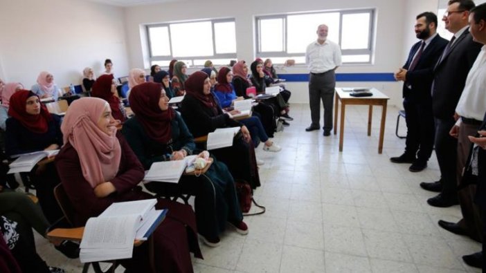 Türkçe Doğu Kudüs'te okul müfredatına alındı