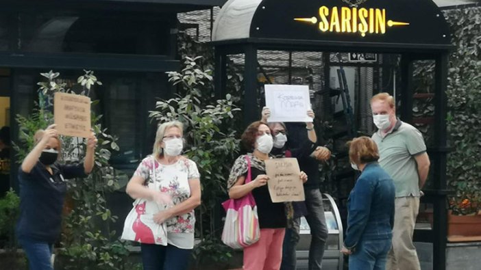 CHP'li Kaboğlu'na yapılan saldırıyı kafenin önünde protesto ettiler