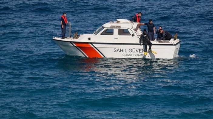 İzmir'de göçmenleri taşıyan tekne battı