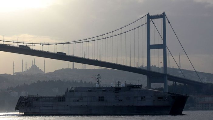 ABD gemisi İstanbul Boğazı'ndan böyle geçti