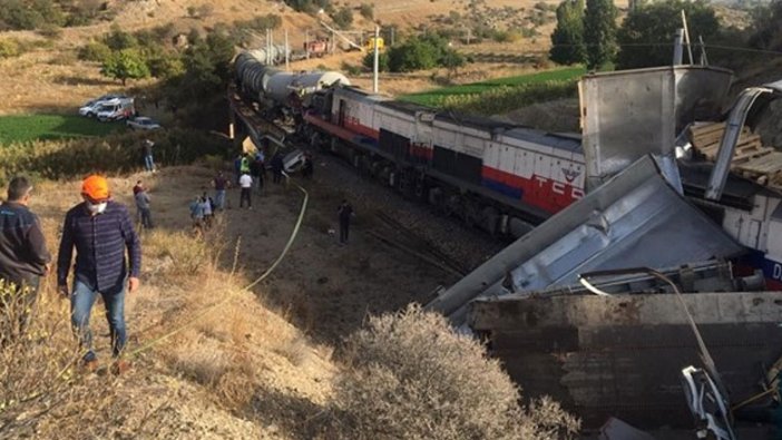 Yozgat'ta yük trenleri çarpıştı