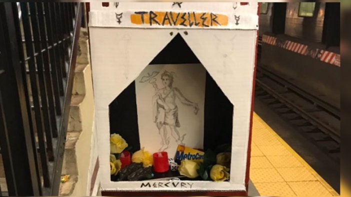 New York metrosunda Merkür tapınağı