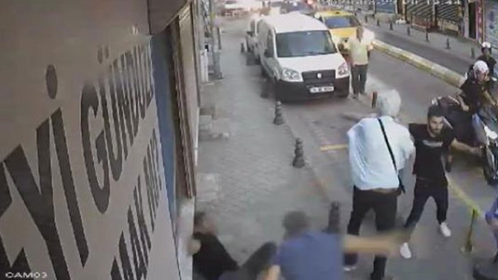 Kadıköy'de köpekli gençle taksiciler arasında kavga çıktı