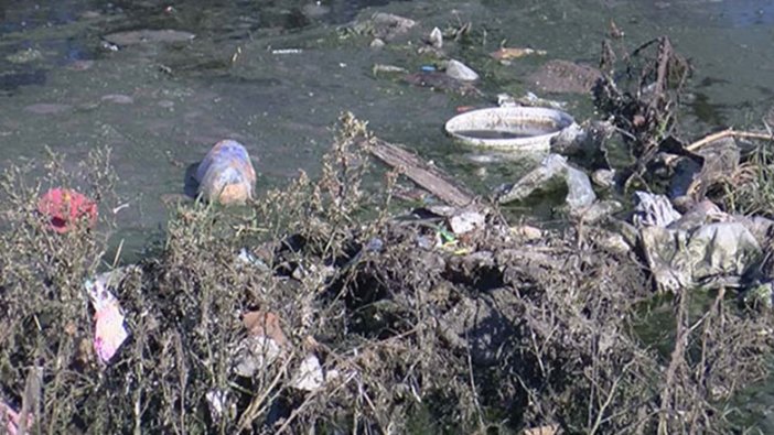 Yeşilköy'de Ayamama Deresi'ndeki çöplük isyan ettirdi!
