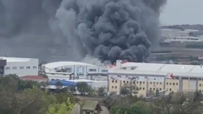 Silivri Ortaköy Sanayi Bölgesin'de bir fabrikada yangın çıktı