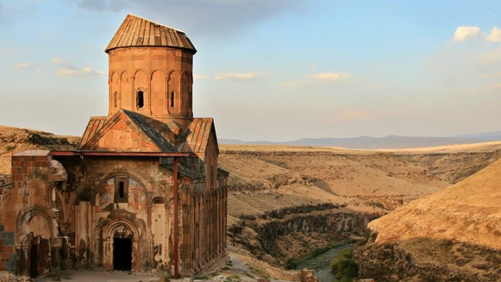 Ermenistan sınırının sıfır noktasındaki Ani Harabeleri'nde sessizlik