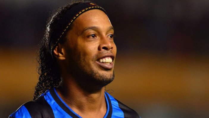 Efsane futbolcu Ronaldinho korona virüse yakalandı!