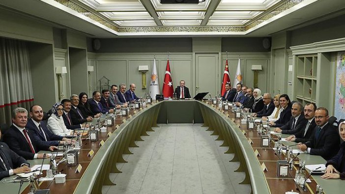AKP MYK, Erdoğan-Putin görüşmesi nedeniyle iptal edildi