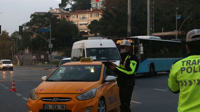 Taksim ve Dolmabahçe'de korona denetimi