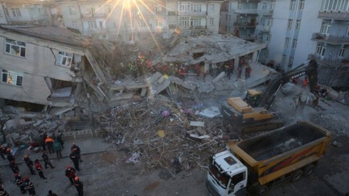 İzmir'deki depremde yaşanan tsunamide 1 kişi boğularak öldü