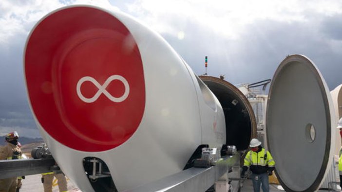 Hyperloop geliştirdi: Saatte 1000 kilometre hıza ulaşıyor