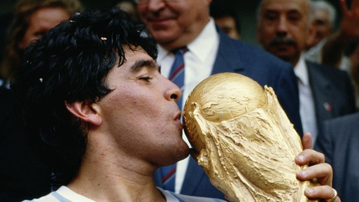 UEFA'dan Maradona için saygı duruşu kararı!
