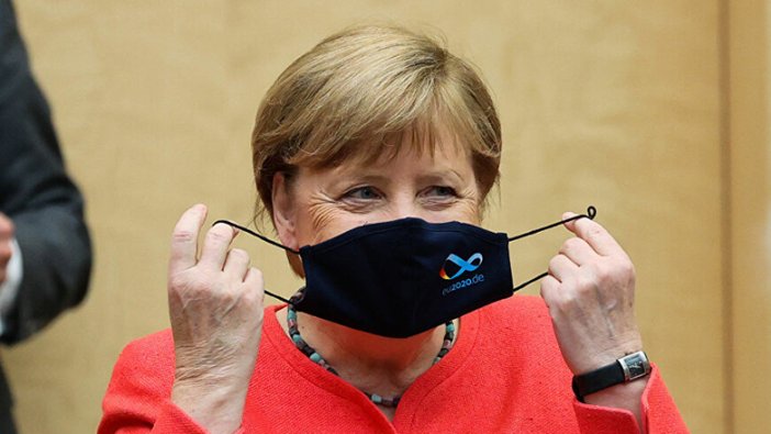 Almanya Başbakanı Merkel: Kısıtlamaların 20 Aralık'a kadar uzatıldığını açıkladı