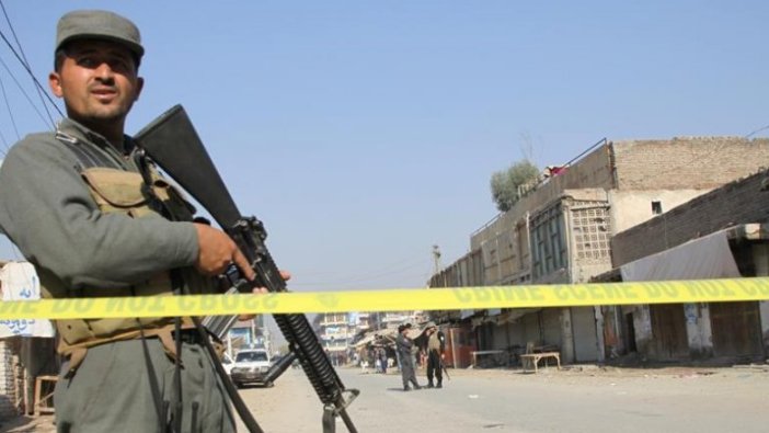Afganistan'da askeri üsse bombalı saldırı: 5 ölü
