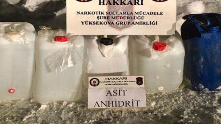 Yüksekova'da 102,5 litre asit anhidrit ele geçirildi