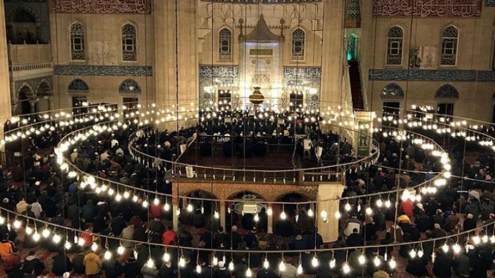 'Müslüman kimliğin inşası camidedir'