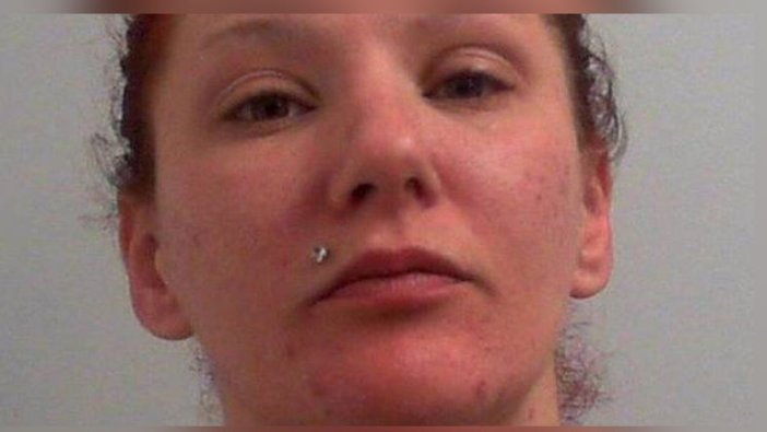 Britanya'da polislerin suratına öksüren Lisa Dawn Fisher’a hapis cezası!