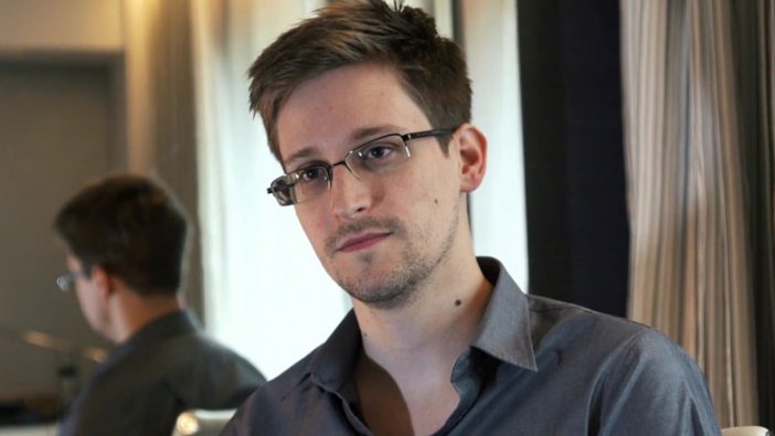 Edward Snowden Rusya vatandaşı olmak için başvuru yapacak
