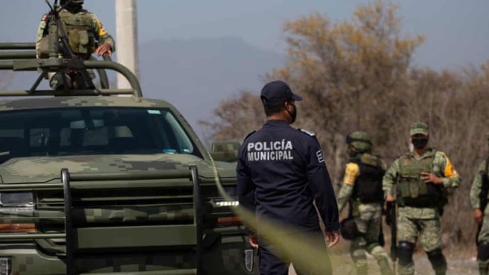 Meksika'da polis konvoyuna saldırı: 13 kişi öldü