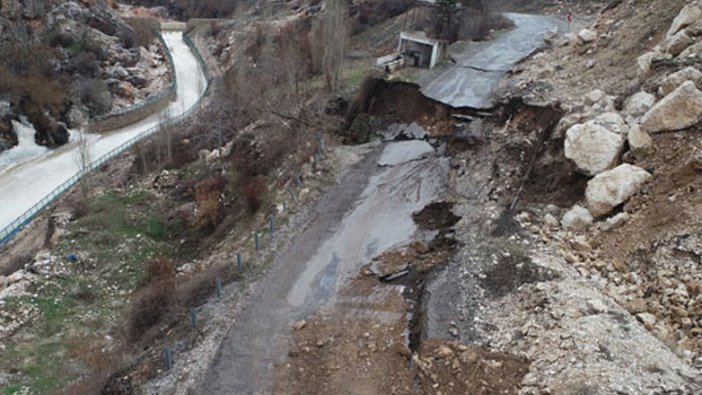 Konya'da heyelan! Yol çöktü, araziler sular altında kaldı