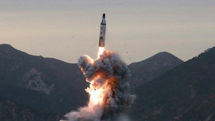 Kuzey Kore, Japon Denizi'ne füze fırlattı