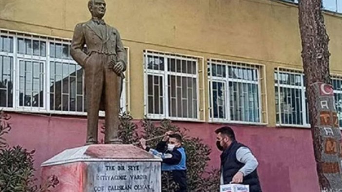 Tekirdağ'da Atatürk heykeline saldıran kişi yakalandı