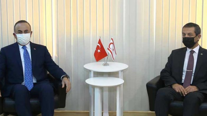 Bakan Mevlüt Çavuşoğlu KKTC Dışişleri Bakanı Tahsin Ertuğruloğlu ile görüştü
