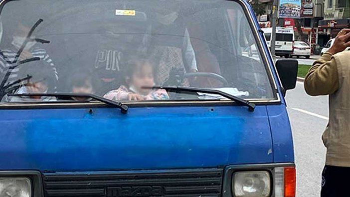 Sakarya'da 6 çocuğuyla kamyonetle gezen ehliyetsiz sürücüye ceza