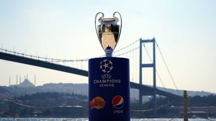 UEFA Şampiyonlar Ligi Kupası İstanbul Boğazı'nda