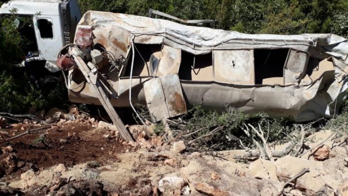 Mersin'de uçuruma yuvarlanan tanker şoförü hayatını kaybetti